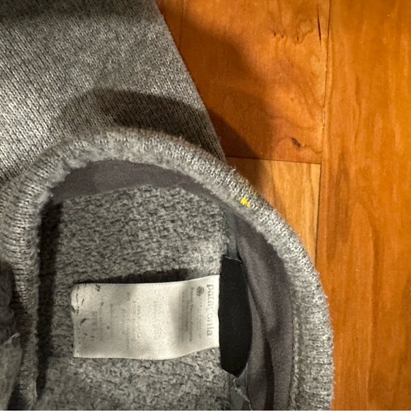 Patagonia zip up in fair used condition - Picture 2 of 6